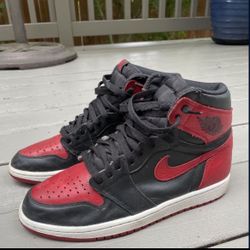 Nike Air Jordan Retro 1 Bred Banned 