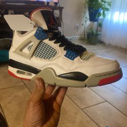 Jordan 4 Authentic Size 8 Men’s Authentic 