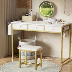 Girls Desk 
