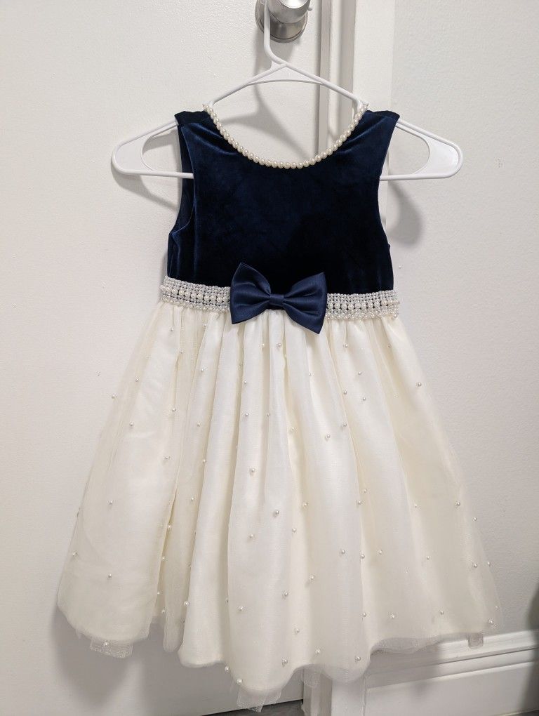 Children's party dress
American Princess
