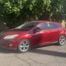 2012 Ford Focus SE Hatchback 