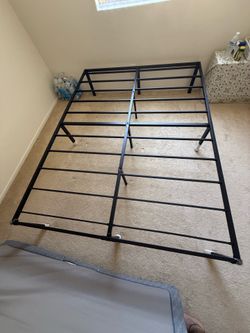Queen Size Heavy-Duty Steel Bed Frame – Excellent Condition
