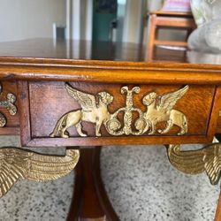 Antique Style Living Room Furniture