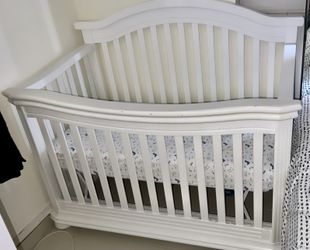 Baby Crib & Mattress