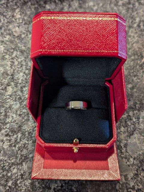 Cartier D'Amour Platinum 6 mm Wedding Band. Size 9.5 or 61 mm.