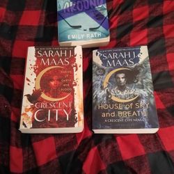 Sarah J Maas Crescent City Books 1 And 2 Large Paperback