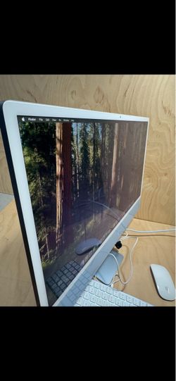 Apple iMac Desktop Computer
