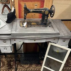 Antique Sewing Machine 