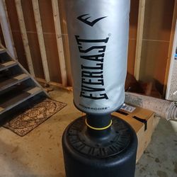 Everlast Standing Punching Bag