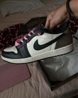 Nike Air Jordan 1 Low Sneakers