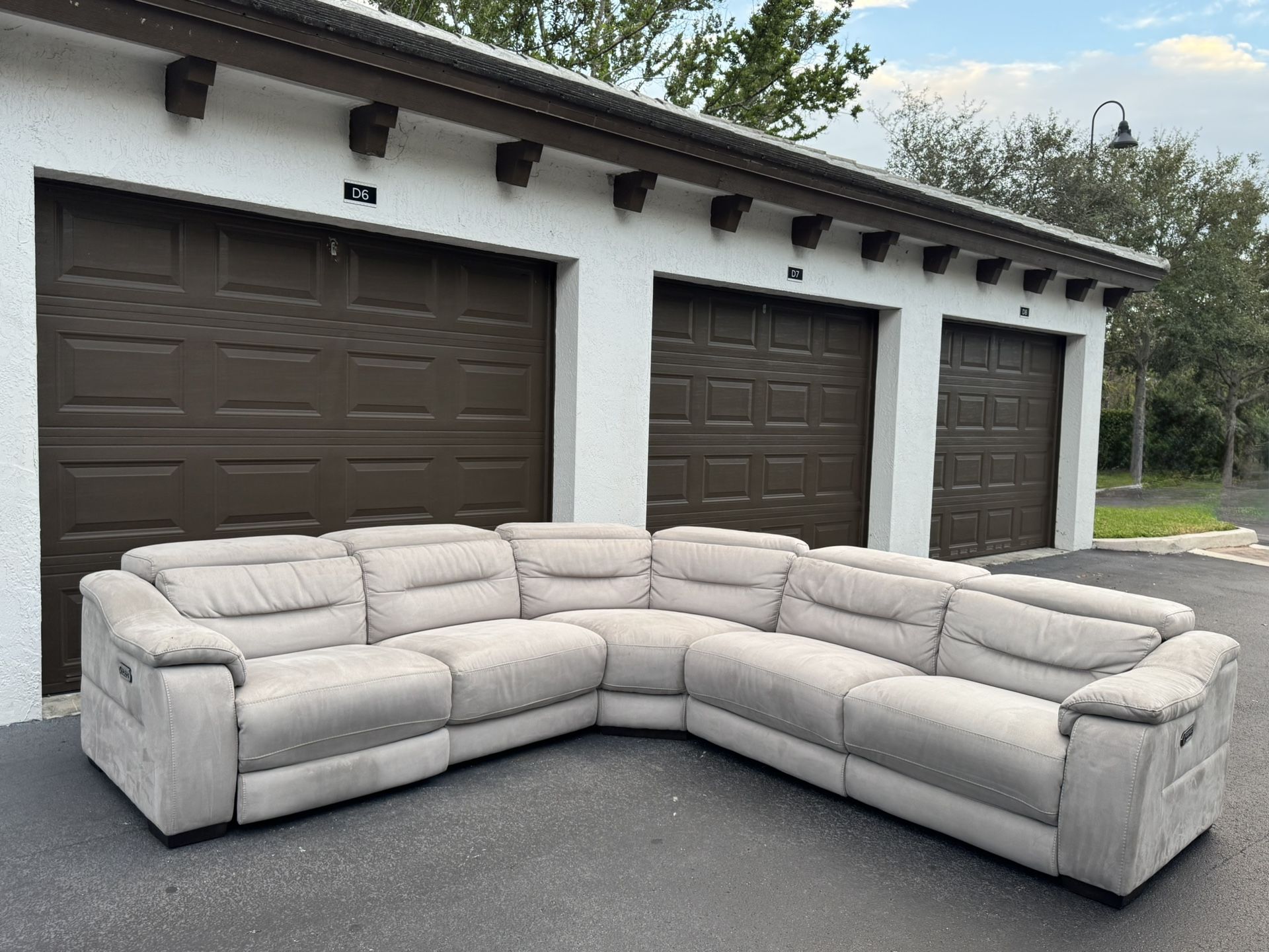 Couch/Sofa Sectional - Taupe - Recliners - Delivery Available 🚛