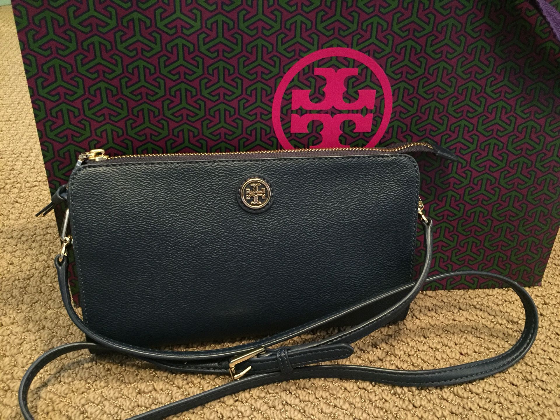 Tory Burch Cameron easy crossbody bag for Sale in Temecula, CA - OfferUp