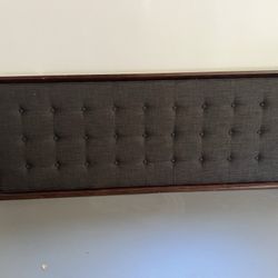 Cushioned Headboard w/ Mounting Bracket