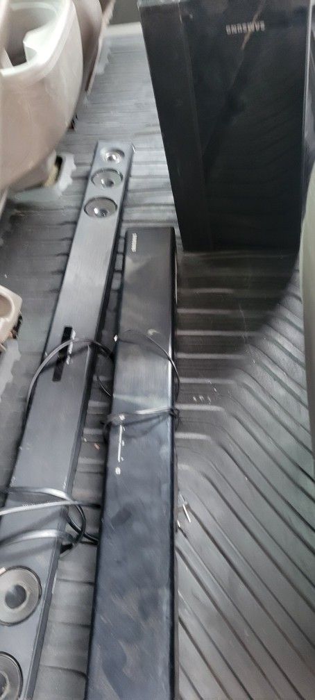 2 Sound Bars