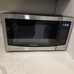 Frigidaire Microwave 