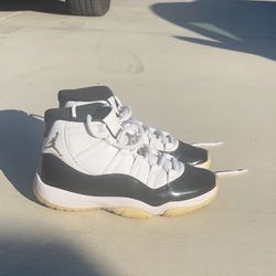 Air Jordan 11 White and Grey Sneakers size 9 mens