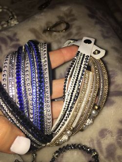 Chokers/bracelets