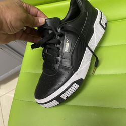 Puma Woman’s Size 8 