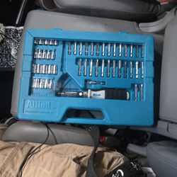 Ratcheting  Screwdriver Set  53 PC 