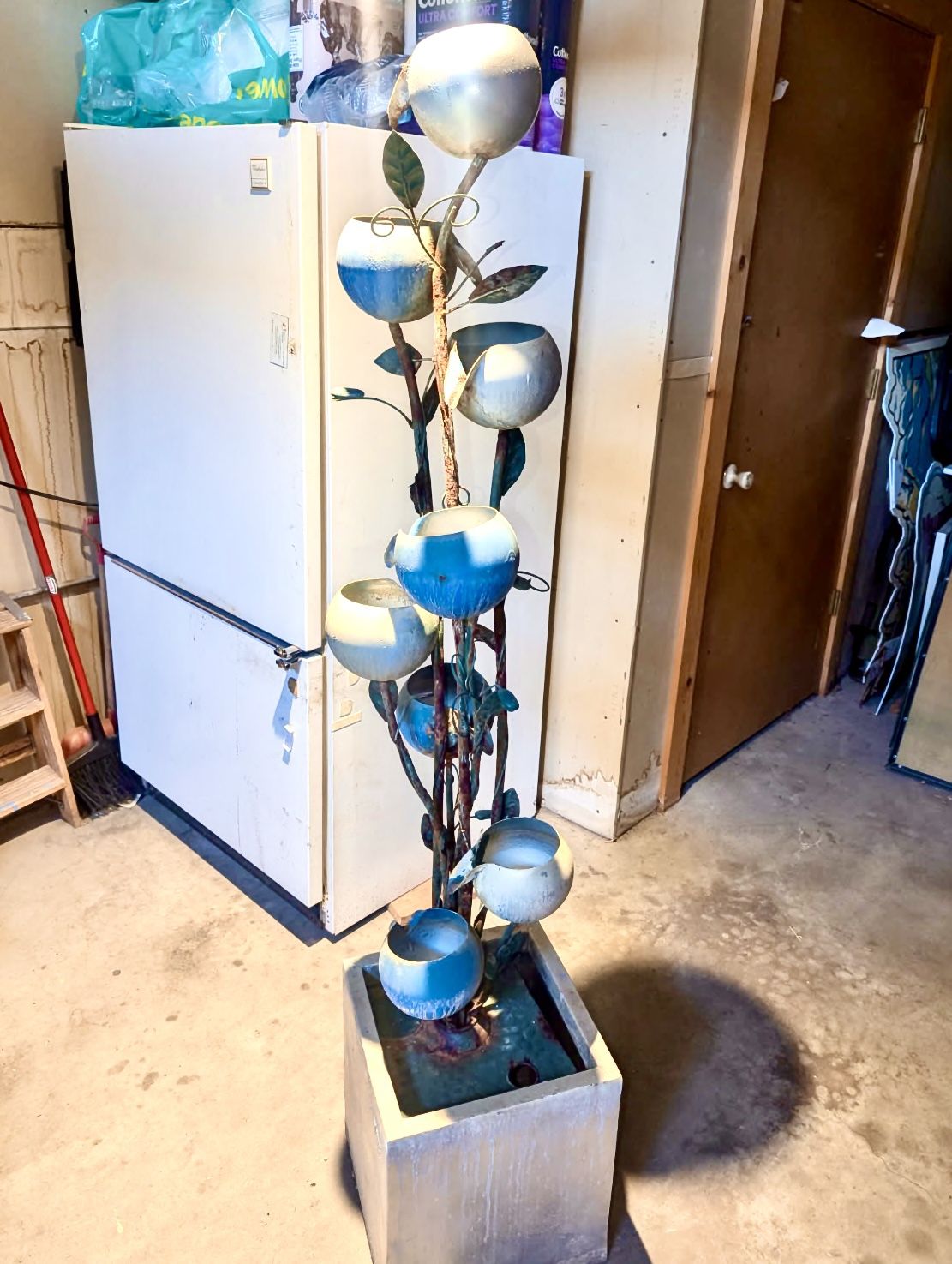 Walk Away W/this Stunning, Tall, Blue/silver/gold Globes Fountain for Only $100 (!) Beautiful Sounds
