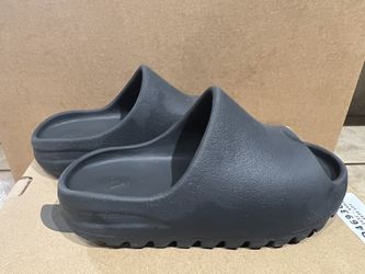 Adidas Yeezy Slide Onyx- Size 13 Kids