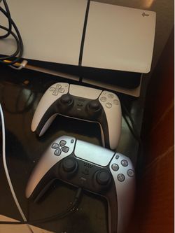 Ps5 2 controllers + headset