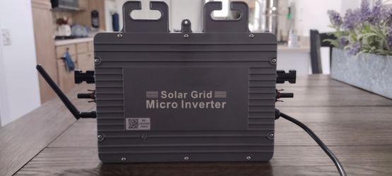 600W Micro Inverter Solar Grid Tie IP65 Waterproof with WiFi & App,120/230V Automatic Identification for 2 Solar Panels (US Plug)