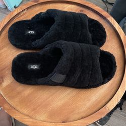 MEN SIZE 11 UGG SLIDES