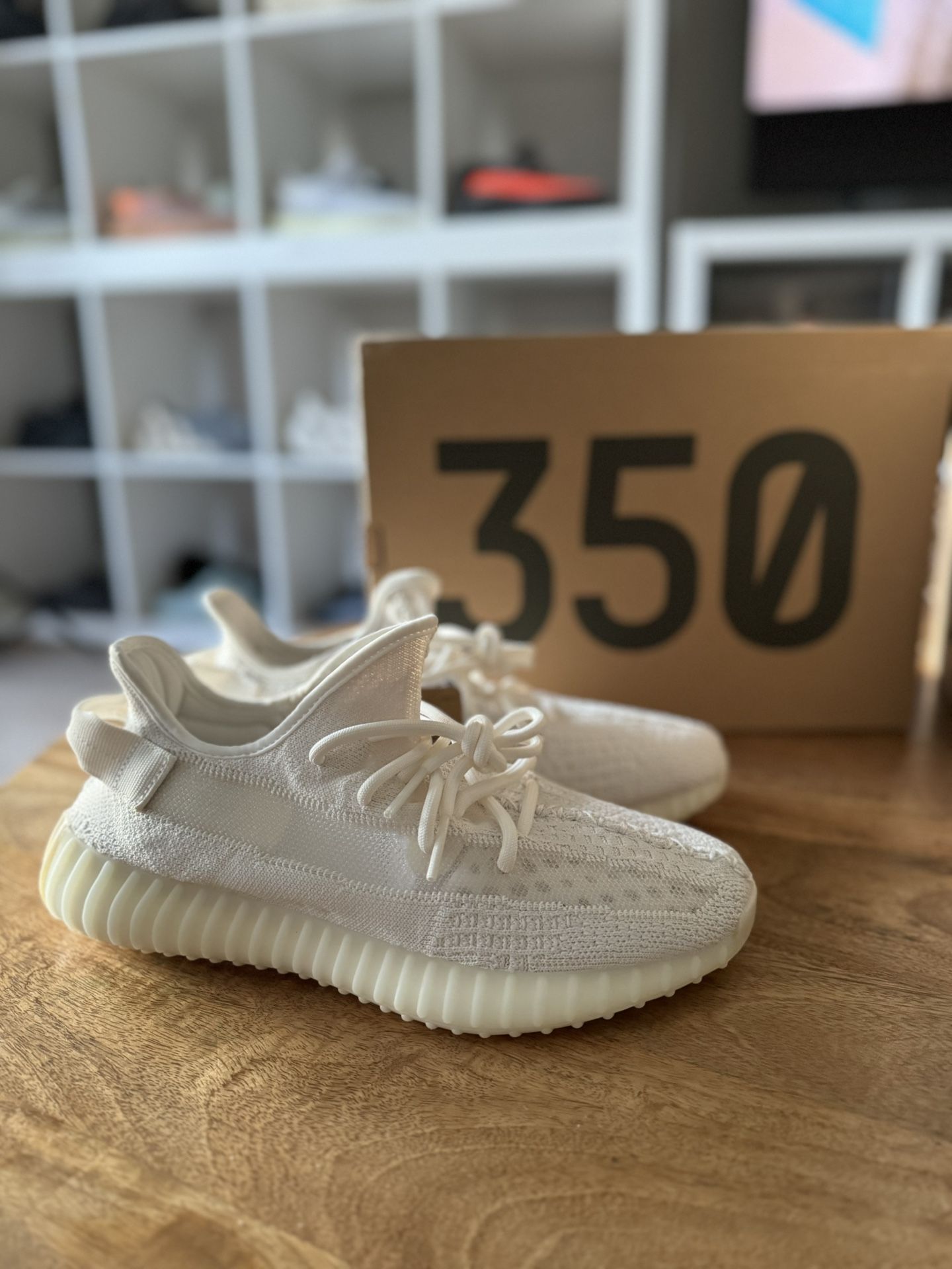 Dead stock Yeezy Boost 350 v2 Price: ₱8,495 Yzy 350  main image 2