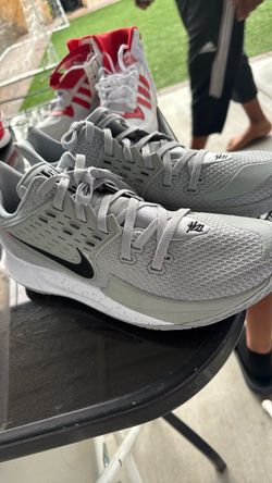 Nike Low-Top Sneakers Gray and White