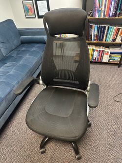 Ergonomic office chair