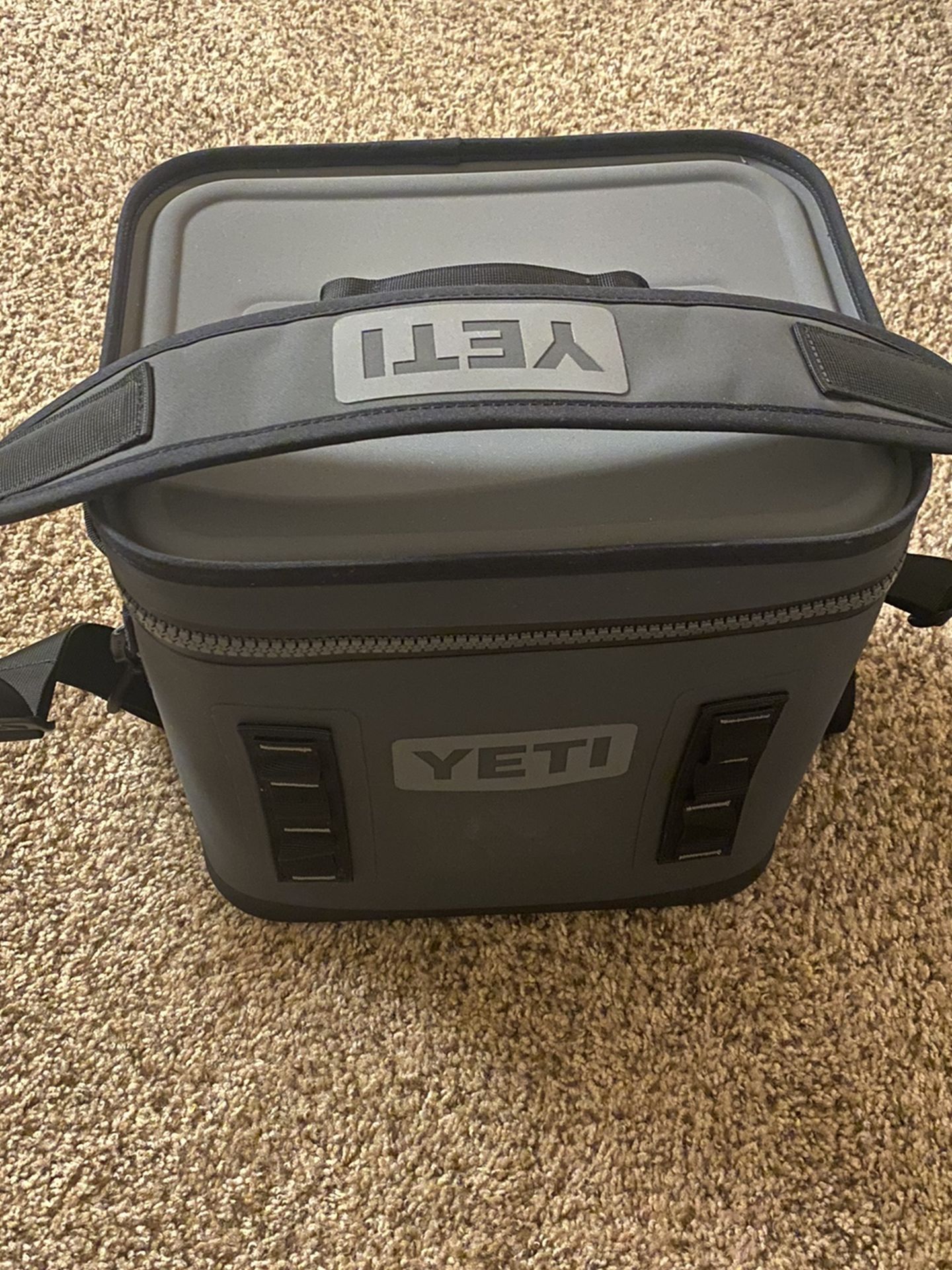 YETI Hopper Flip 12 Soft Cooler