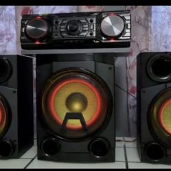 LG XBOOM 2750W RMS Hi-Fi Entertainment System with Bluetooth