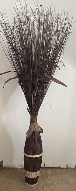 Dried Plants Vase
