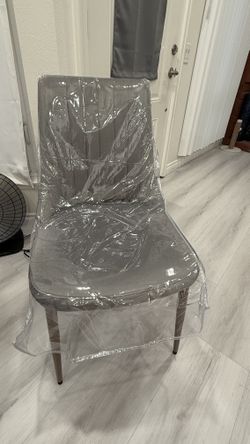 Almost Brand New Dining Chair 4 (no Table)