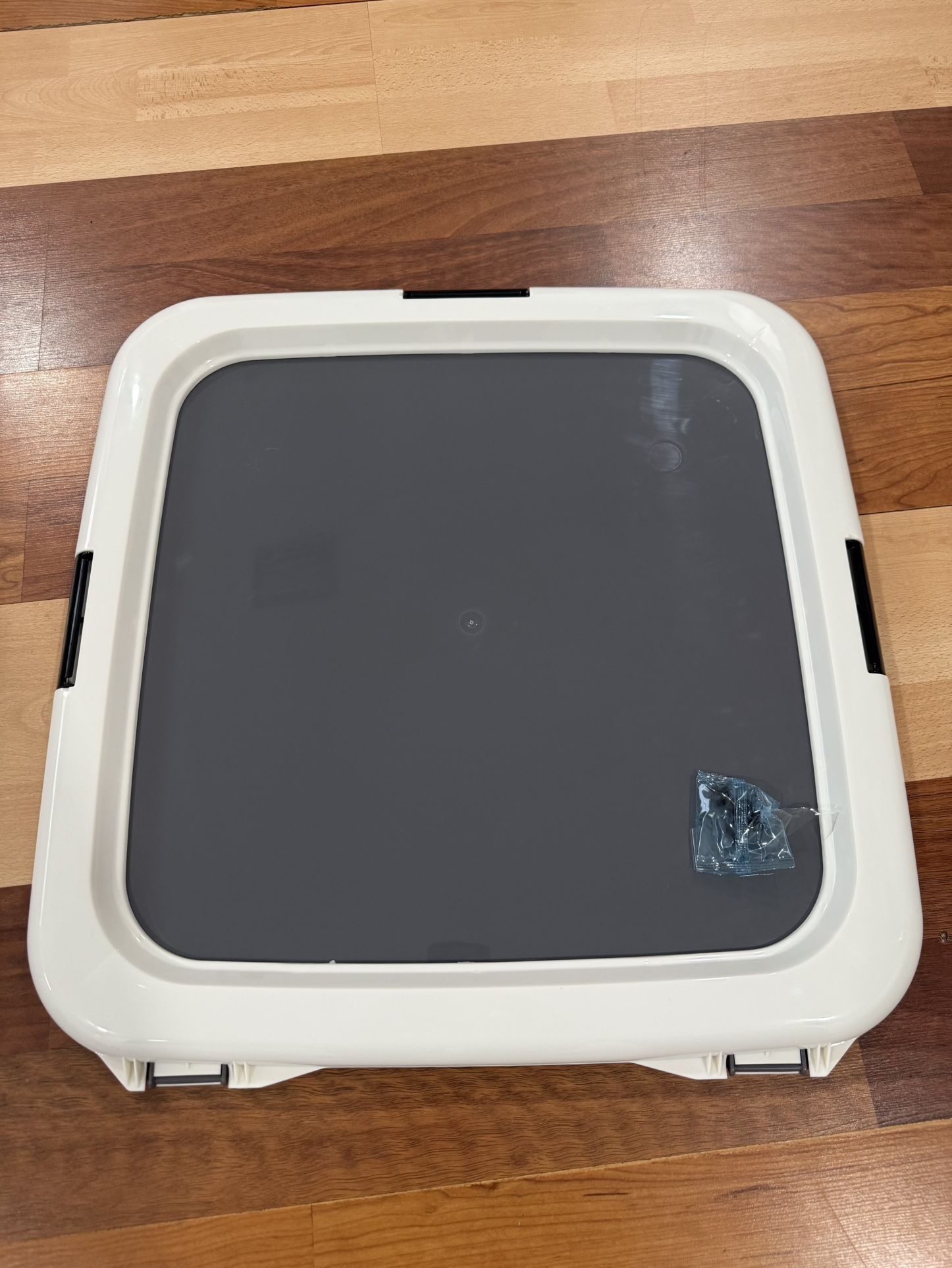 Pee Pad Holder