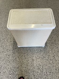 Vintage hamper
