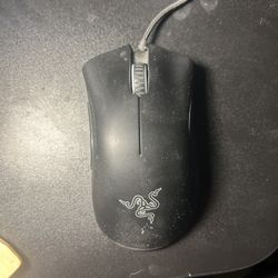 Razor deathadder gaming mouse
