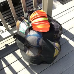 8 Soccer Balls + Bag + Cones
