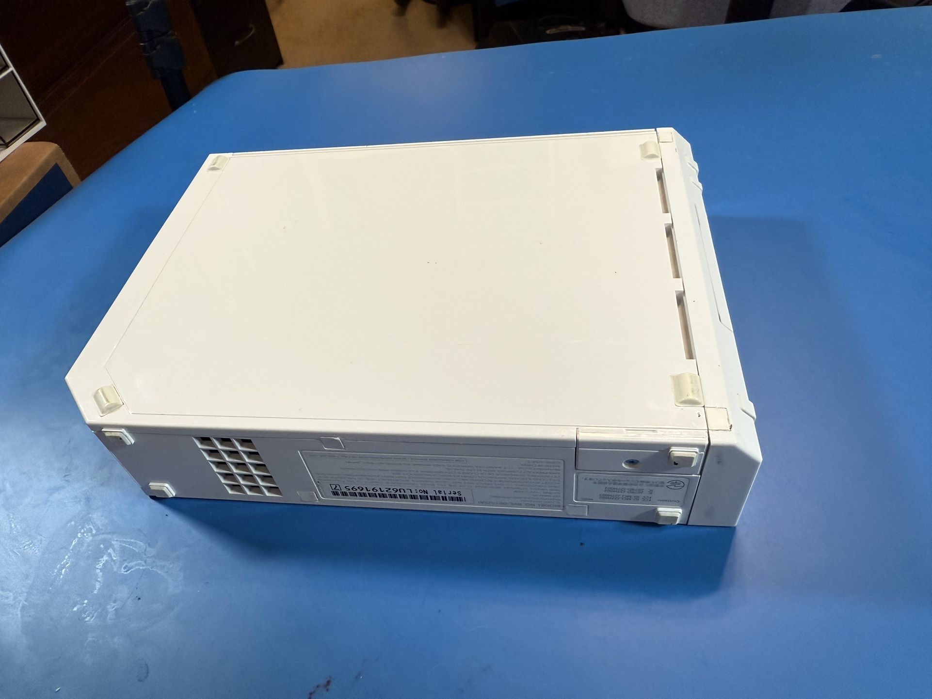 White Nintendo Wii RVL 001 (GameCube Compatible) Refurbished Tested & Working