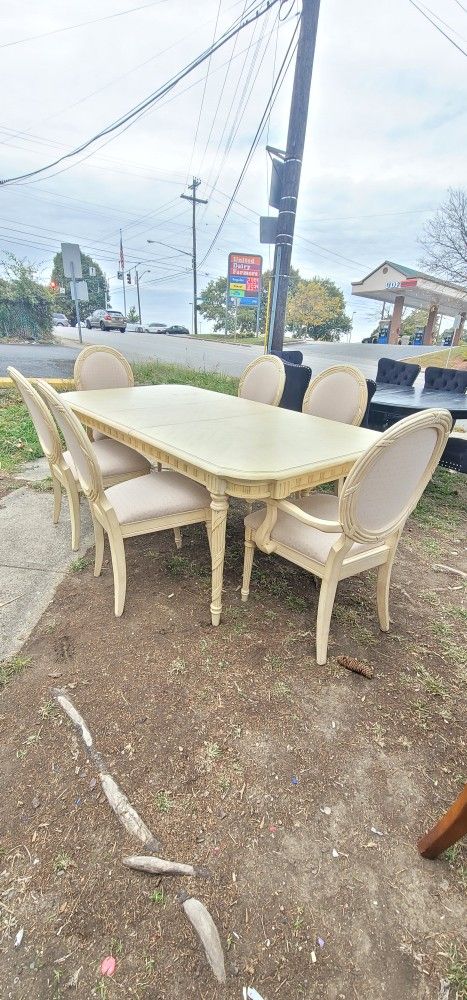 Beautiful  Dining Set  With  6 Chairs 