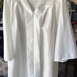 Free White Graduation Gown 5”06