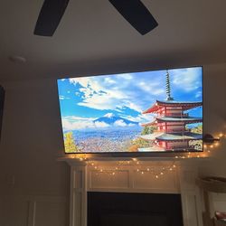 Hisense 85" Class 4K UHD LED LCD Roku Smart TV HDR R6 Series