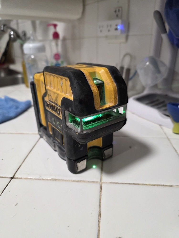 DEWALT LINE LASER 5 Dot Green