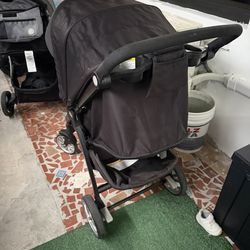 Stroller / Carruaje/ Coche