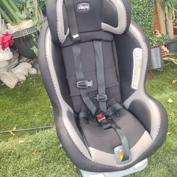 Porta bebe  para el carro