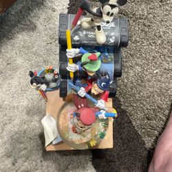 Mickey Thru The Years Snow globe 