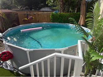 $200 OBO 14’ Round Above Ground Swimming Pool – Complete Set – Excellent Condition
