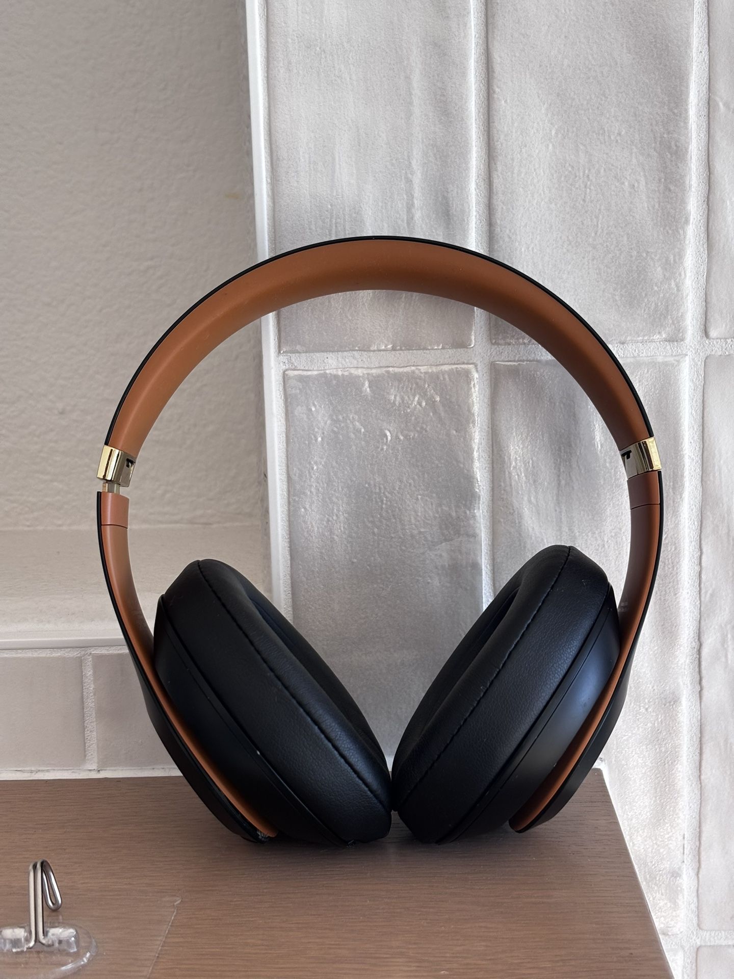 Beats Headphone With Case