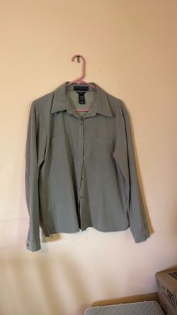 Geoffrey Beene Women’s Blouse Size 10 – Gray Green Business Casual Button Down Top